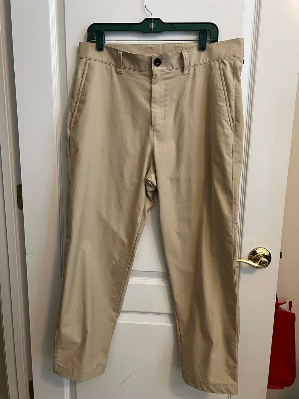 Relaxed-Tapered Twill Trouser